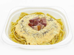 セブン-イレブン 生パスタ 濃厚仕立てのカルボナーラ 商品写真