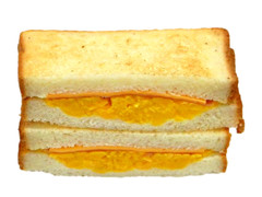 セブン-イレブン トーストサンド スクランブルエッグ＆ハムチーズ 商品写真