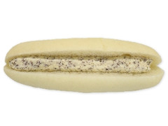 セブン-イレブン クッキークリームの白いコッペパン