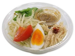 ピリ辛ドレッシングのラーメンサラダ