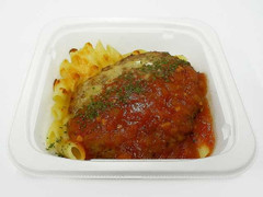 セブン-イレブン トマトソースとペンネの焼チーズハンバーグ 商品写真