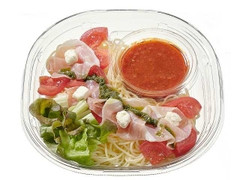 セブン-イレブン トマトと生ハムとチーズの冷製パスタ