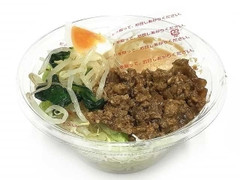 セブン-イレブン 信州味噌使用 肉味噌ラーメンサラダ