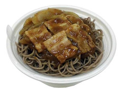 セブン-イレブン 夕張カレーそば 北海道産蕎麦粉使用