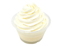 セブン-イレブン 白バラ牛乳使用 ホイップクリームのミルクプリンケーキ 商品写真