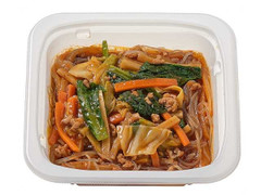 セブン-イレブン 野菜と食べる ピリ辛麻婆春雨 商品写真