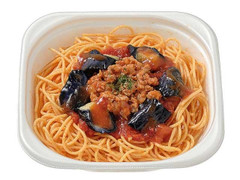 セブン-イレブン ナスと挽肉のピリ辛トマトソースパスタ 商品写真