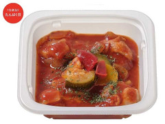 セブン-イレブン 緑黄色野菜がとれる彩り野菜の鶏のトマト煮 商品写真