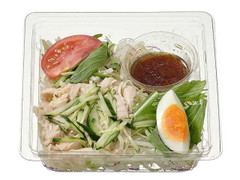 セブン-イレブン シャキシャキ野菜と蒸し鶏のサラダ 商品写真