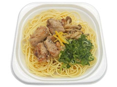 セブン-イレブン 鶏肉と九条ねぎのバター醤油パスタ