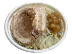 セブン-イレブン とみ田監修デカ豚ラーメン 商品写真