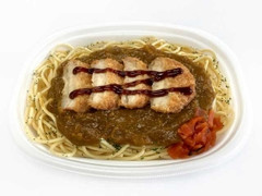 セブン-イレブン よくばりパスタ チキンカツカレー