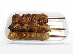 セブン-イレブン 炭火焼き鳥 皮3本・もも2本入り 商品写真