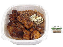 セブン-イレブン 炭火焼鳥＆つくね丼 商品写真