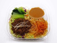 セブン-イレブン 胡麻香る担々風パスタサラダ