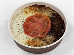 セブン-イレブン くまモンのトマトと黒白ソースのドリアだモン