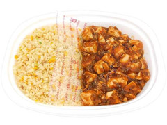 セブン-イレブン まんぷく旨辛麻婆炒飯 商品写真