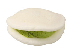 セブン-イレブン もちっと白いどら焼 宇治抹茶といちご