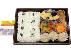 セブン-イレブン 粗挽き豚肉しゅうまいと三種の中華弁当 商品写真