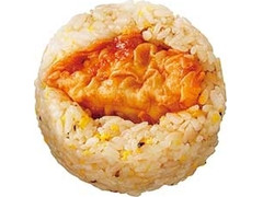 ローソンストア100 チリ餃子と炒飯おにぎり 商品写真