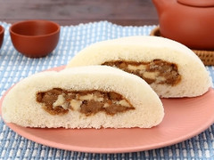 ローソンストア100 大きなてりやきチキンまん マヨネーズ入り