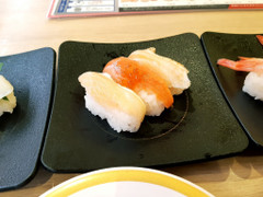 かっぱ寿司 サーモン三貫盛り とろサーモン・サーモン・炙りサーモン 商品写真