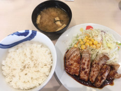 松屋 厚切り豚テキ定食 商品写真