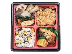 ナチュラルローソン 2種のおこわ弁当 阿波尾鶏＆栗黒豆 商品写真