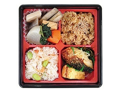 2種のおこわ弁当 阿波尾鶏＆桜海老