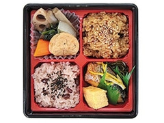 ナチュラルローソン 2種のおこわ弁当 阿波尾鶏＆赤飯 商品写真