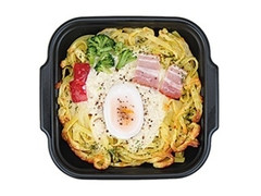 ナチュラルローソン 焼パスタ とろとろたまごのカルボナーラ 商品写真