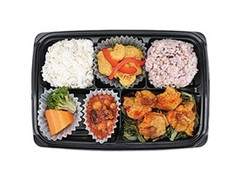 ナチュラルローソン タンドリーチキン弁当 1日の1／3の野菜 商品写真