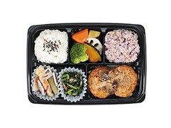 ナチュラルローソン 豆腐ハンバーグ弁当 1日の1／3の野菜 商品写真