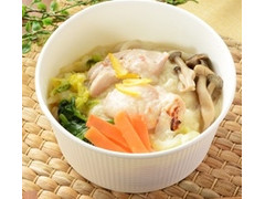 ナチュラルローソン 塩麹鶏と豆乳スープの大麦うどん 商品写真