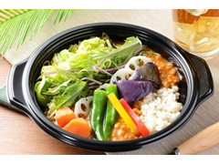 ナチュラルローソン 1食分の野菜が摂れる和風カレーサラダ 商品写真