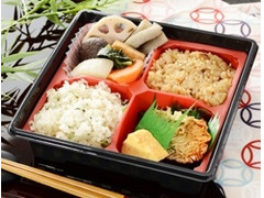 ナチュラルローソン 2種のおこわ弁当 阿波尾鶏＆ちりめん