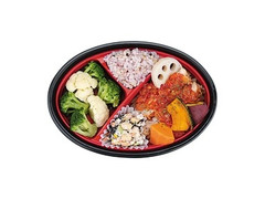 ナチュラルローソン トマトチキンのブロッコリー弁当