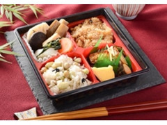 2種のおこわ弁当 阿波尾鶏＆豆