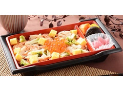 ナチュラルローソン 玄米ごはんの鮭いくらちらし弁当 商品写真