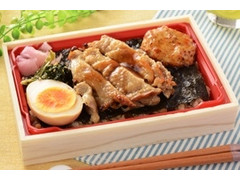 ナチュラルローソン 玄米ごはんの焼鶏そぼろ弁当 商品写真