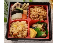 ナチュラルローソン 2種のおこわ弁当 阿波尾鶏と栗 商品写真