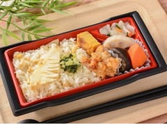 ナチュラルローソン 筍おこわ弁当 商品写真