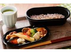 ナチュラルローソン 10種野菜と鶏の黒酢あん弁当 商品写真