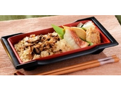 ナチュラルローソン 発芽米入りきのこおこわ弁当 商品写真