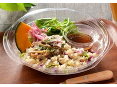 ナチュラルローソン スプーンで食べるきのこと発芽玄米のサラダ 商品写真
