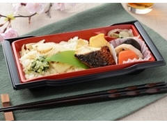 ナチュラルローソン 発芽米入りたけのこおこわ弁当 商品写真