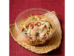 ナチュラルローソン 豆腐干と蒸し鶏の韓国風サラダ 商品写真
