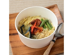 ナチュラルローソン ココナッツミルクとキヌアのグリーンカレー もち麦入りご飯