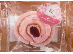 風月堂 桜のロールカットケーキ 商品写真
