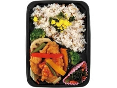 10種野菜が摂れるピリ辛唐揚げ弁当